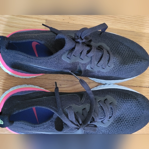 Nike Running Shoe - Picture 2 of 5